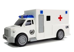 AMBULANS Z NAPĘDEM KARETKA 1:20 Z DŹWIĘKIEM