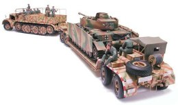 Model plastikowy FAMO with Tank Transporter