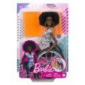 LALKA BARBIE FASHIONISTAS - LALKA NA WÓZKU INWALIDZKIM STRÓJ W SERCA